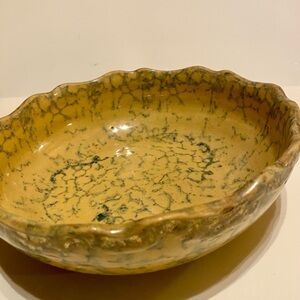 Vintage 1900-10920 Yellow-ware Spongeware Scalloped Edge Bowl W Gold Trim